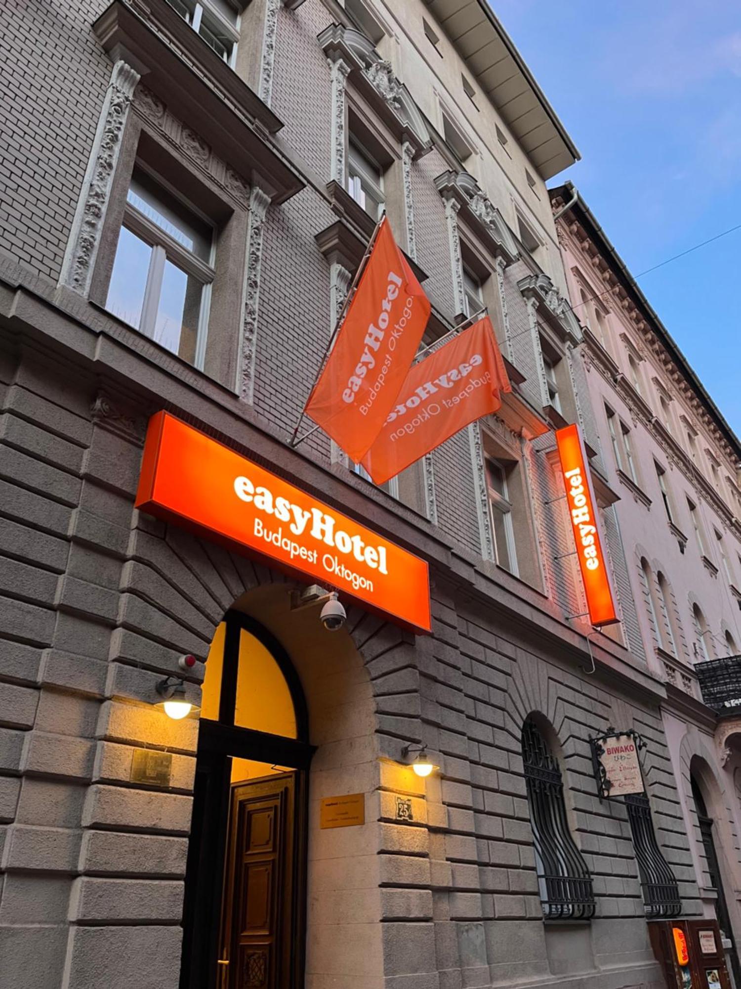 Easyhotel Budapest Oktogon Exterior foto